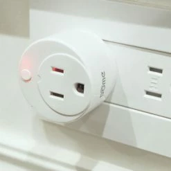 Dome On/Off Plug-In Switch With Energy Monitoring Z-Wave Range Extender, White - DMOF1 -Z-Wave Sales Dome DMOF1 003 500x525